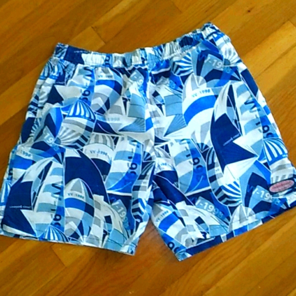 Vineyard Vines Medium swim trunks with bonus pouch